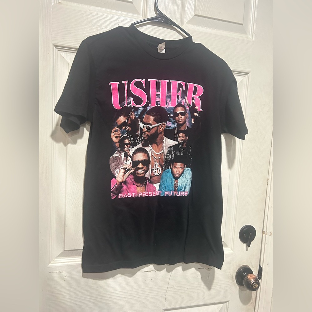 Y2K Usher black tour tee, Size M #music #concert #Y2K